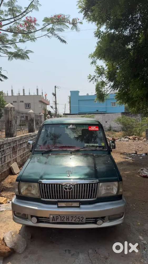 Toyota Qualis 2004 Diesel 170000 Km Driven