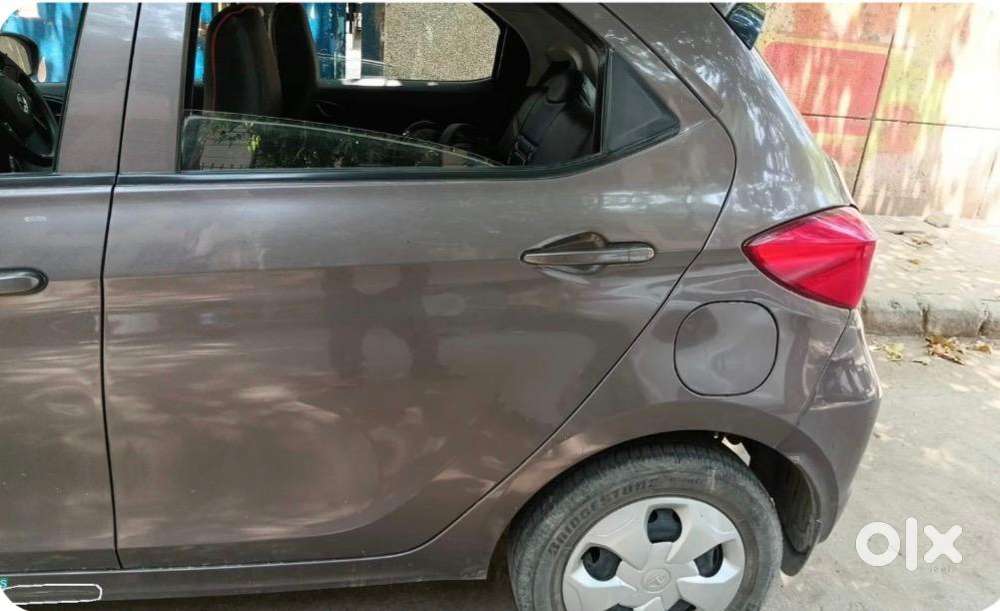 Tata Tiago Xt Rhythm 2018 (21k Kms Driven,brown) Is Pristine Condition