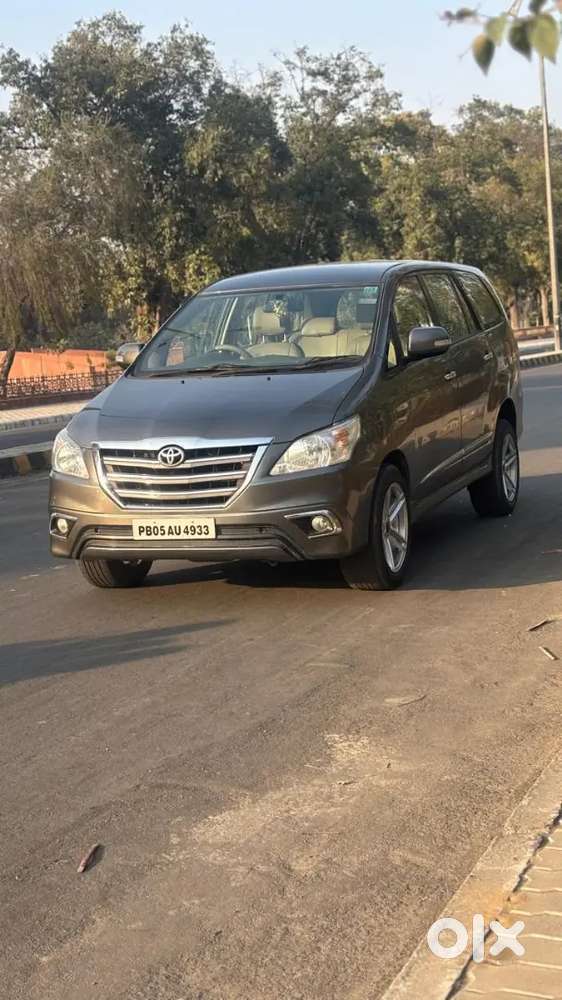 Toyota Innova 2013 Diesel Well Maintained