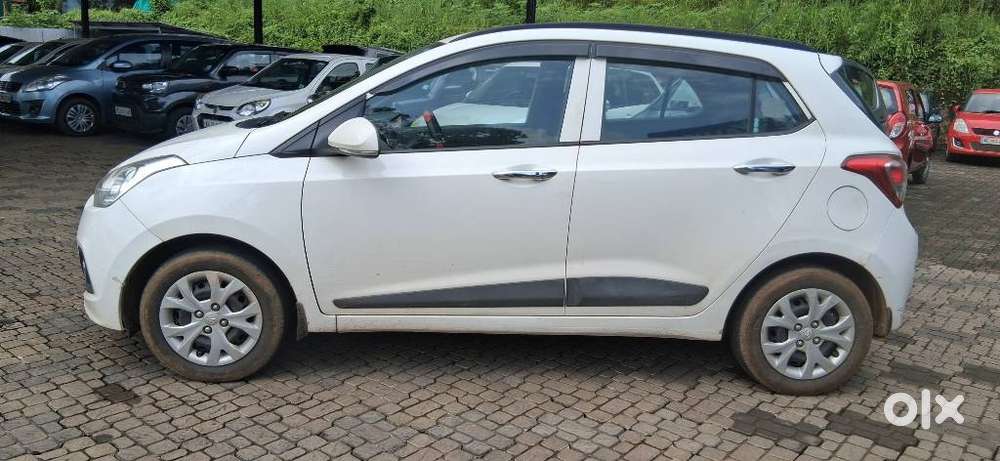 Hyundai Grand I10 Sportz, 2014, Petrol