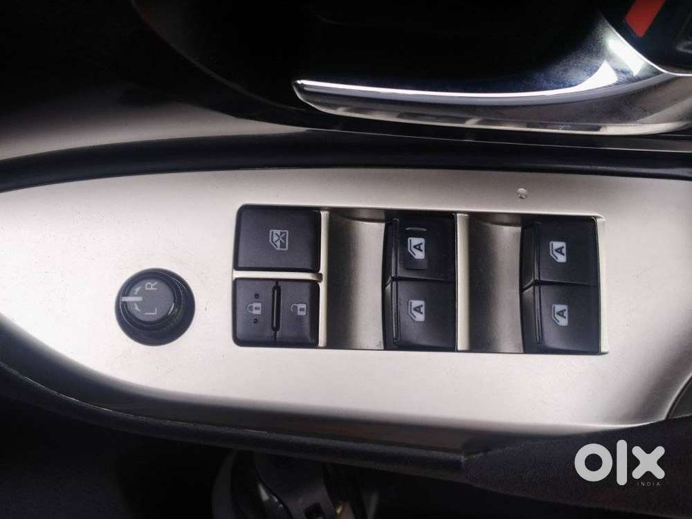 Toyota Innova Crysta 2.4 V, 2017, Diesel