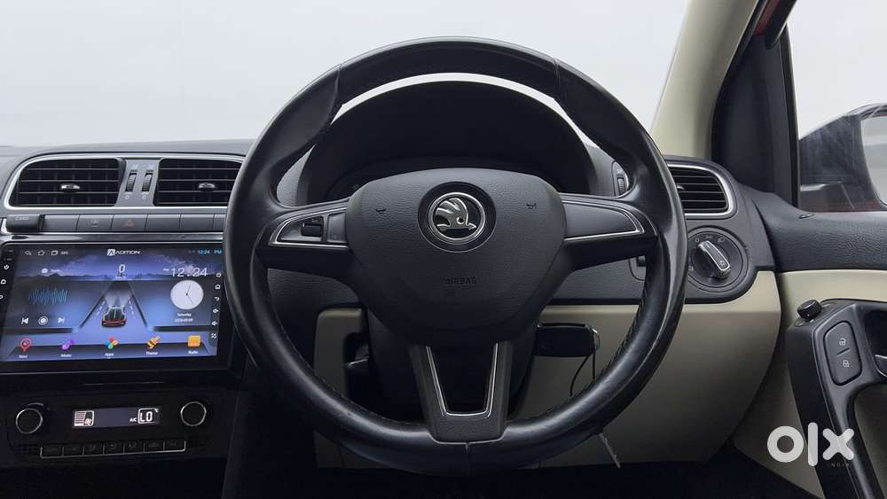 Skoda Rapid 1.6 Mpi At Style, 2016, Petrol