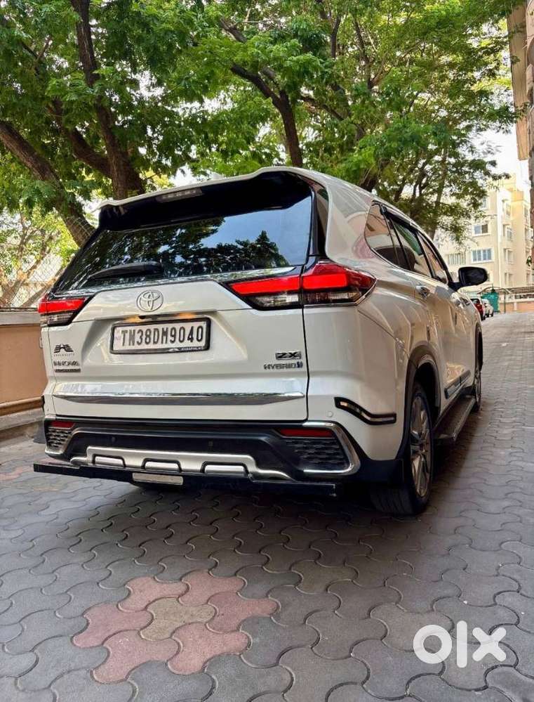 Toyota Innova Hycross 2.0 Zx Hybrid 7 Str, 2025, Petrol