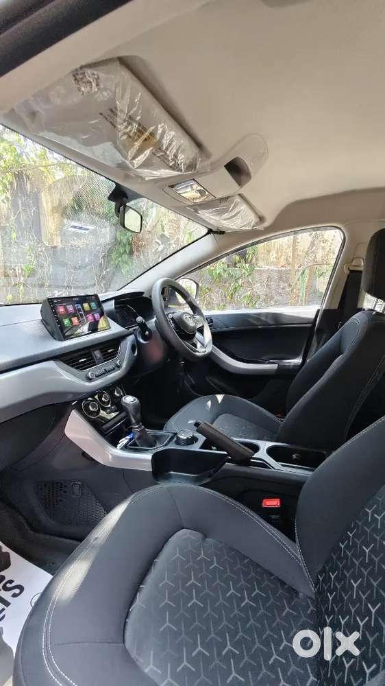 Tata Nexon 2021 Petrol Well Maintained. Only Company Serviced.