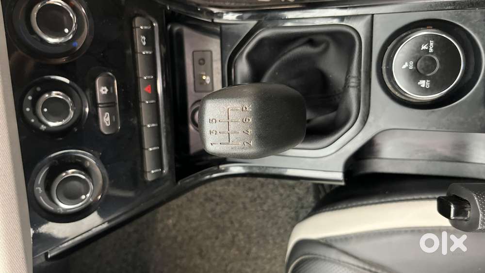 Tata Nexon Pure 1.2 Revotron Petrol 6 Mt, 2025, Petrol