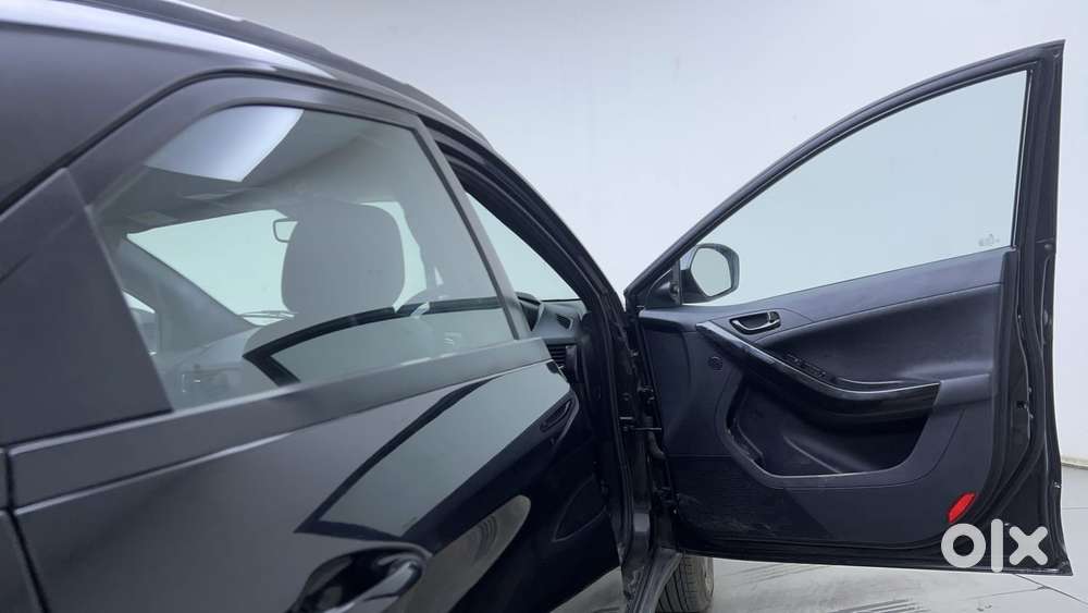 Tata Nexon 1.2 Revotron Xza Plus Luxs Red Dark Edition Amt, 2023, Pe..