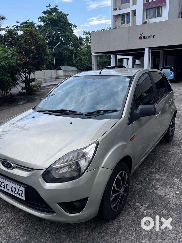 Ford Figo 2010 Petrol 140000 Km Driven