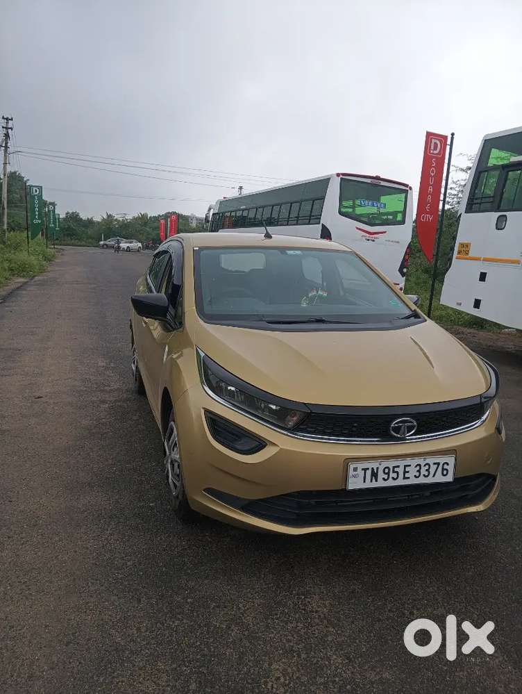 Tata Altroz Xe Petrol
