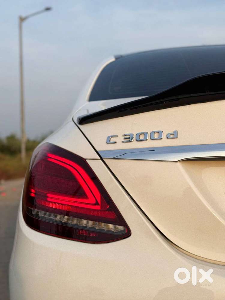 Amg ! 300d 2019 Diesel Mercedes Benz Lessrun F/loaded Newlike Beauty !