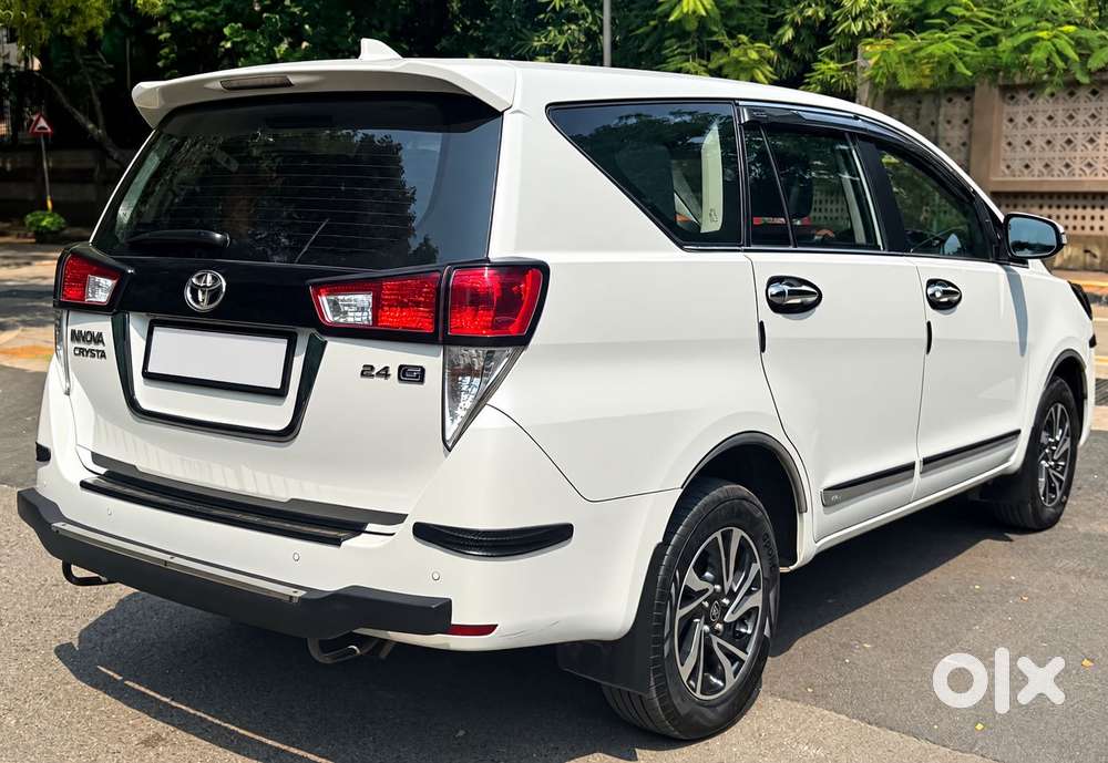 Toyota Innova Crysta 2.4 G Plus Mt 8 Str, 2024, Diesel