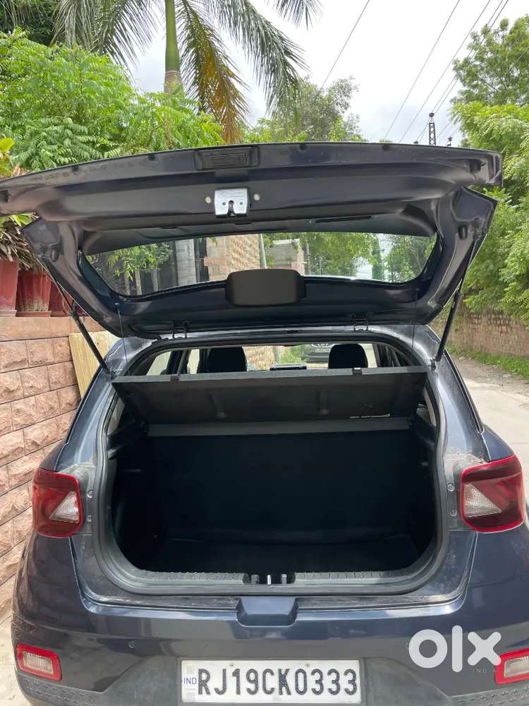 Hyundai Venue 1.0 Turbo Sx+ Dct 2019  Single Owner  ₹9 Lakh