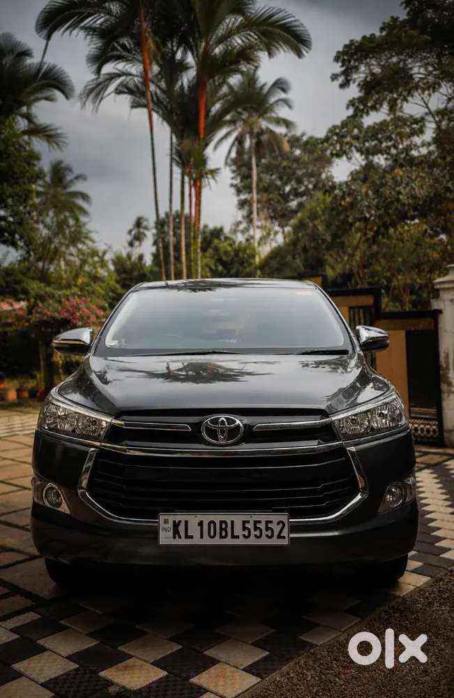 Toyota Innova Crysta 2.4 G Plus