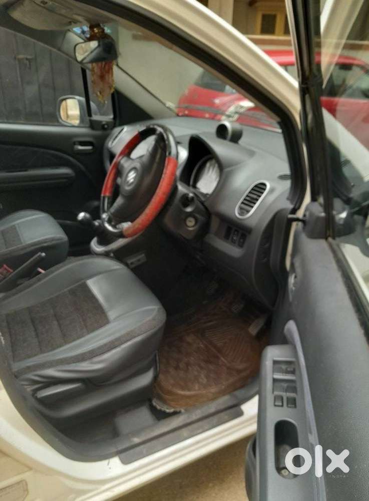 Maruti Suzuki Ritz Vxi, 2011, Petrol