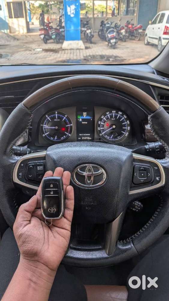 Toyota Innova Crysta 2.8z Automatic, 2016, Diesel