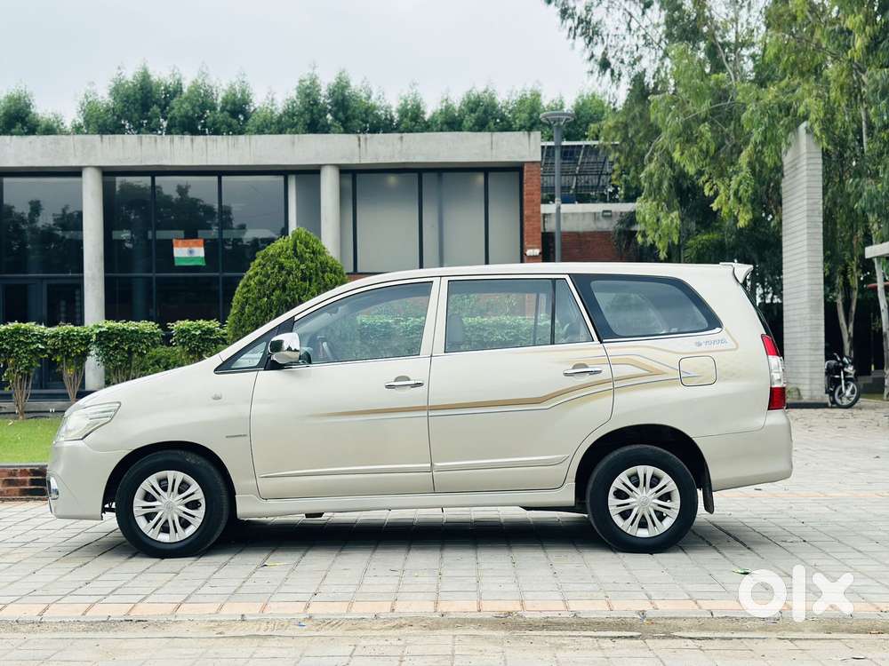 Toyota Innova 2.5 Gx 8 Str Bs-iii, 2015, Diesel