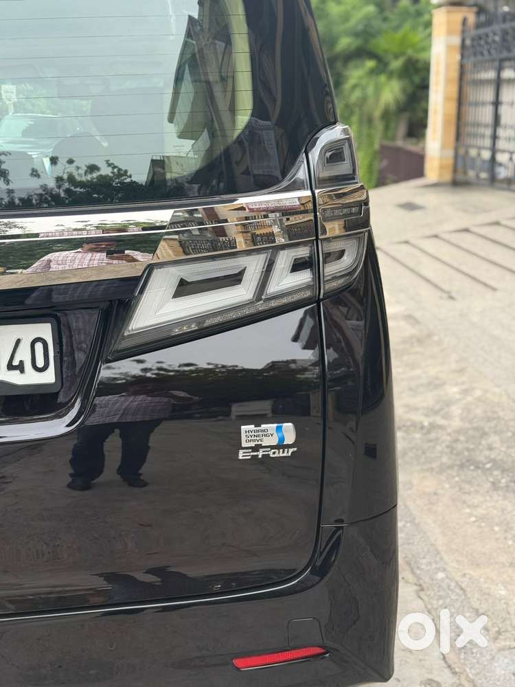 Toyota Vellfire 2.5 Executive Lounge, 2019, Petrol