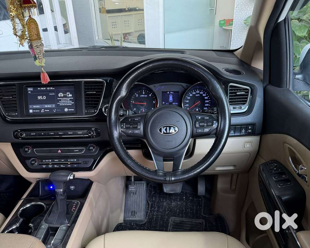 Kia Carnival Premium, 2020, Diesel