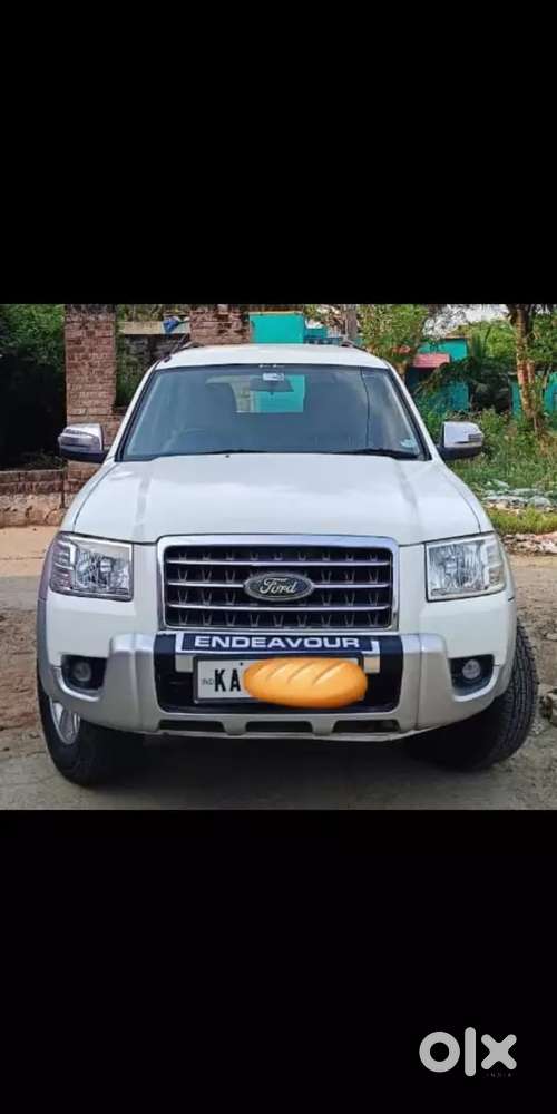 Ford Endeavour Showroom Mainted Vehicle Good Condition Very Less Drive