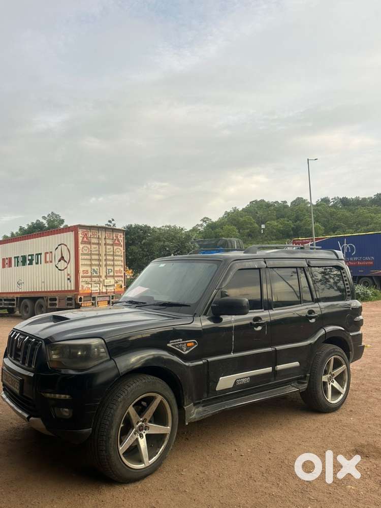 Mahindra Scorpio S10 2015
