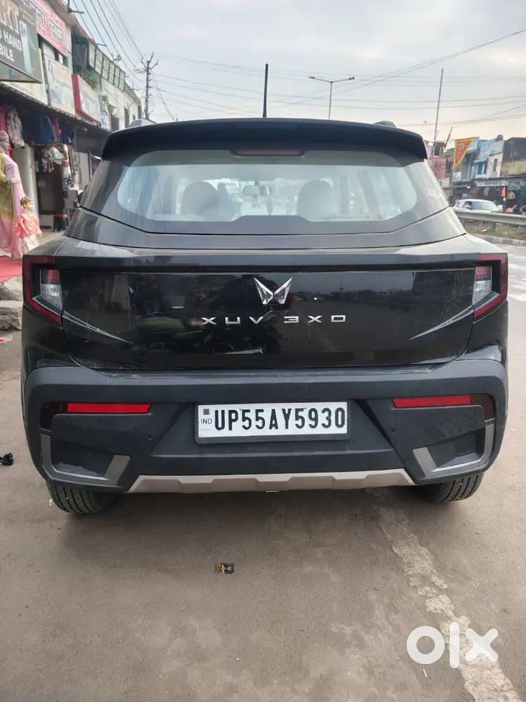 Mahindra Xuv 3xo Mx2 2025