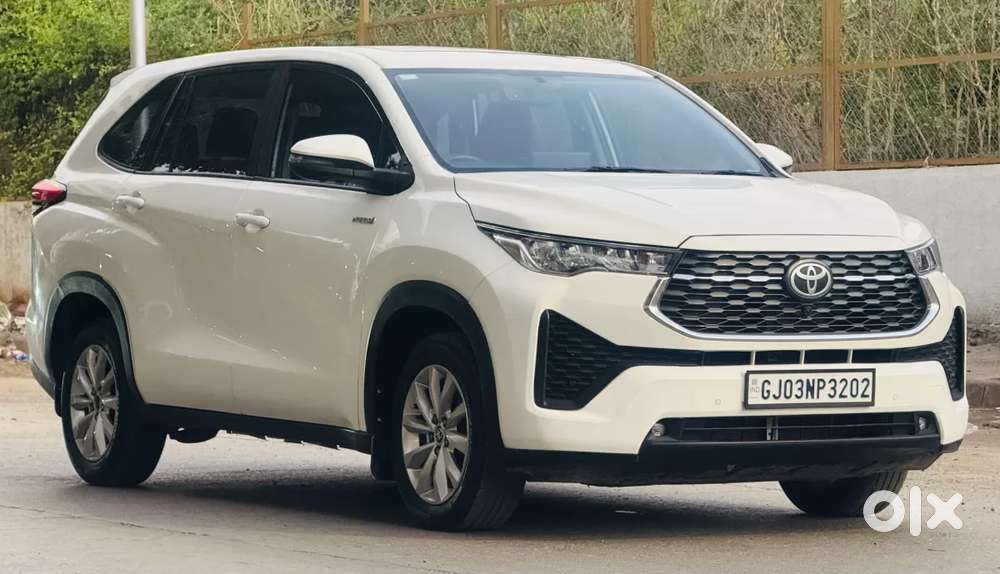 Toyota Innova Hycross 2.0 Vx (o) Hybrid 8 Str, 2024, Petrol