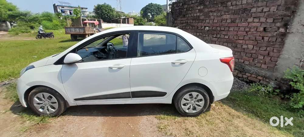Hyundai Xcent 2016
