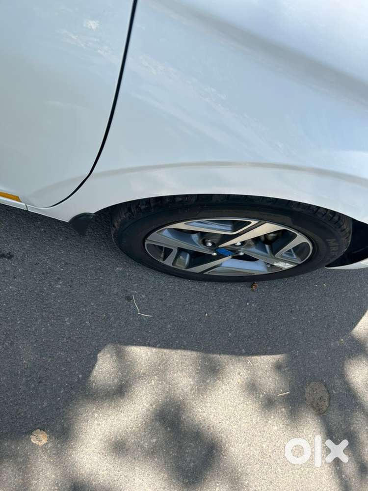 Hyundai Aura Cng 2024