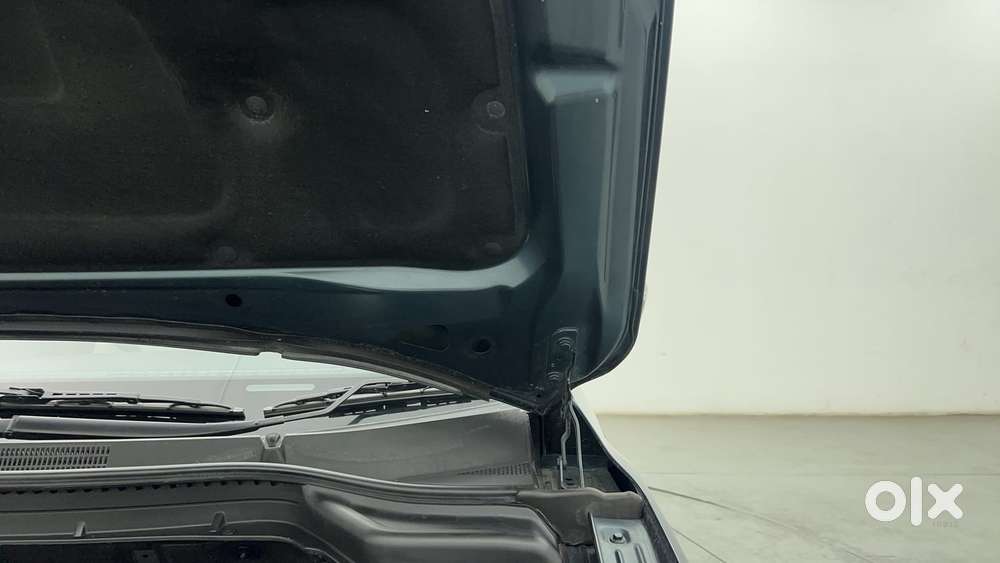 Mahindra Xuv300 1.2 W8 (o) Amt Petrol, 2022, Petrol