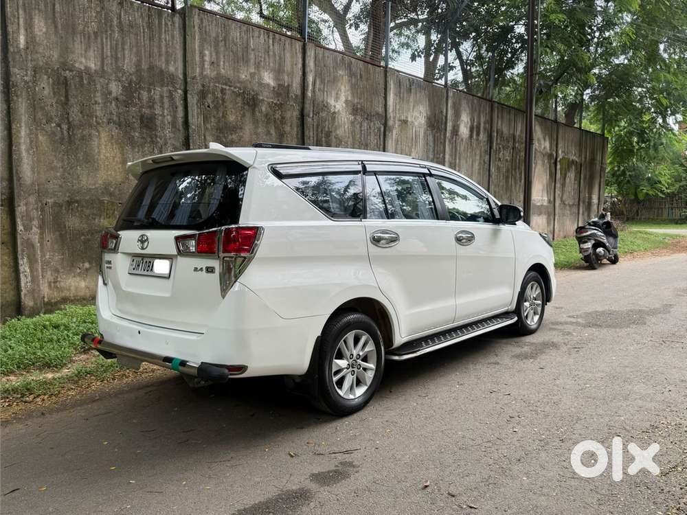 Toyota Innova Crysta 2016