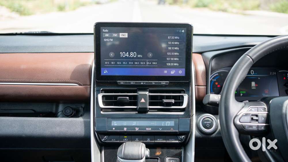 Toyota Innova Hycross 2.0 Vx (o) Hybrid 8 Str, 2024, Petrol