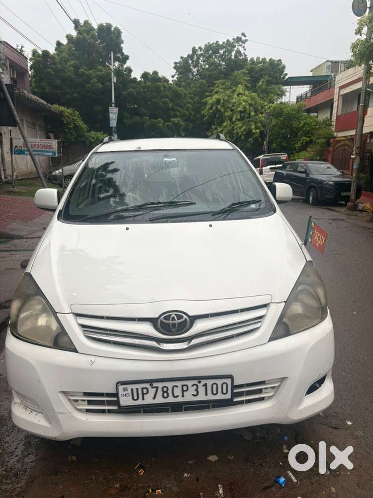 Toyota Innova 2012 Diesel 250000 Km Driven