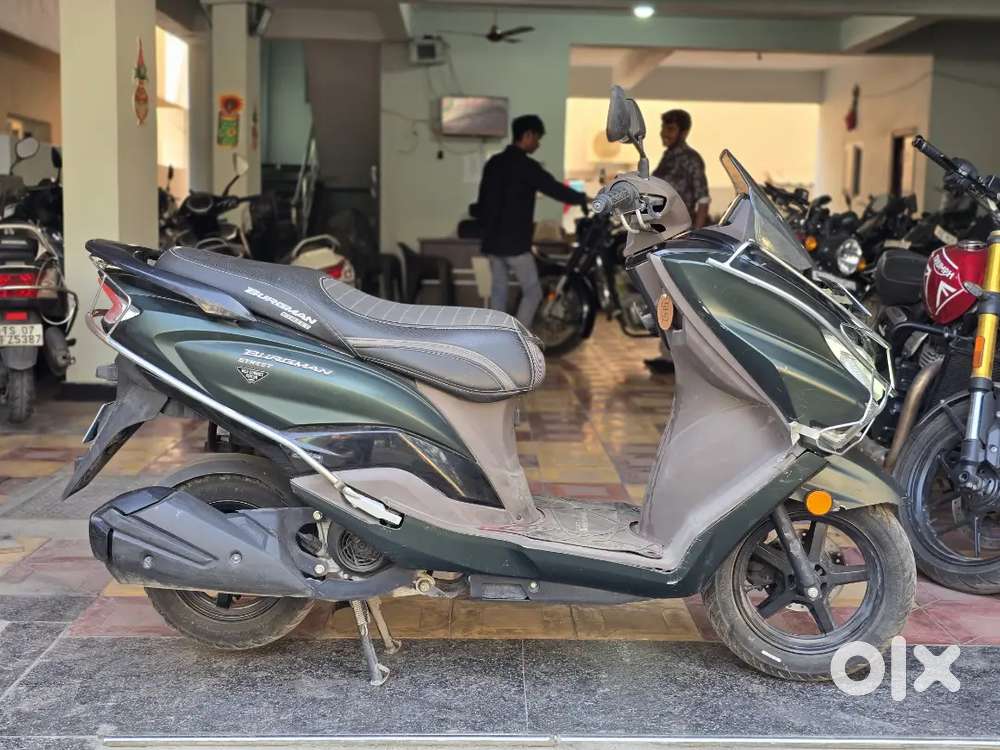 Suzuki Burgman 125 Scooters 1796593858