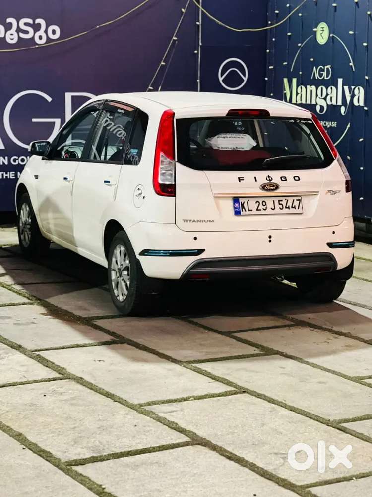 Ford Figo Titanium Petrol 2015