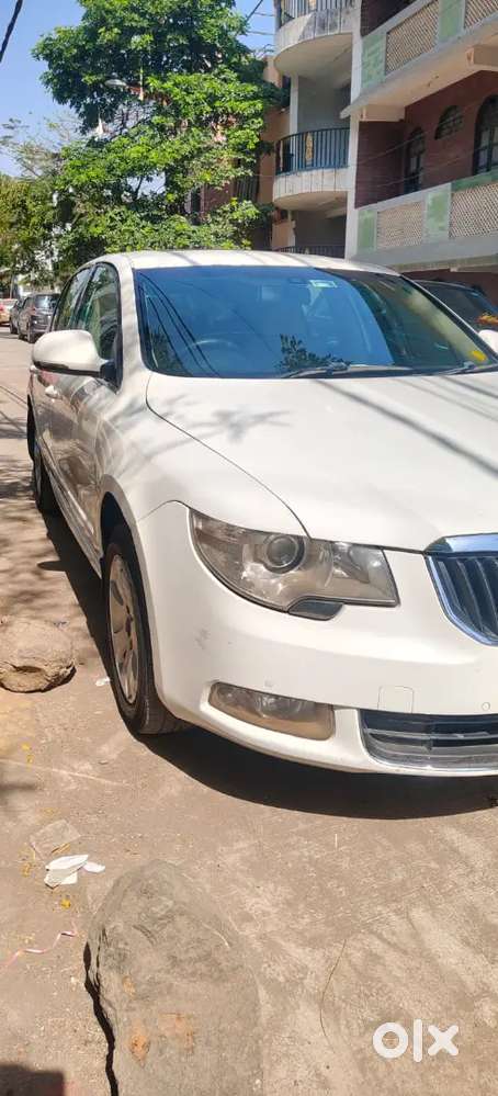 Skoda Superb 2011