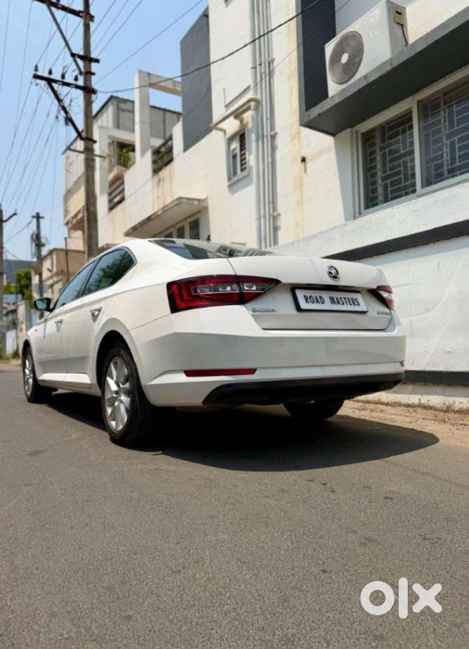 Skoda Superb L&k 2.0 Tdi At, 2018, Diesel