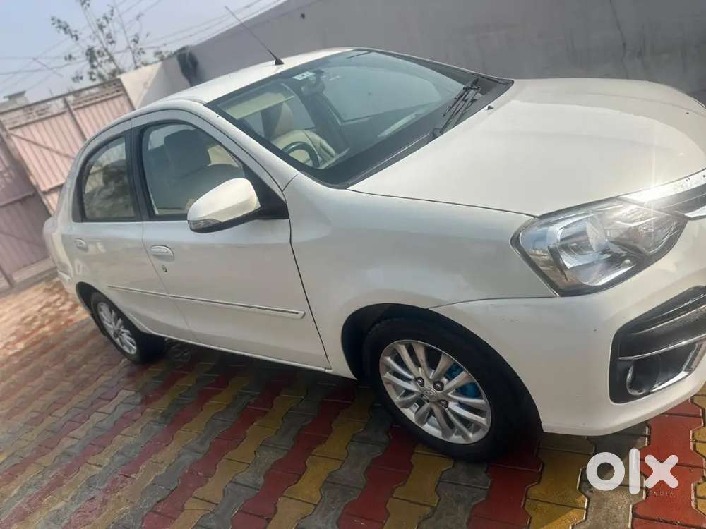 Showroom Track Vehicle