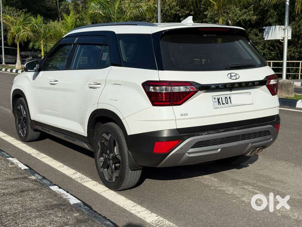 Hyundai Alcazar Platinum 2.0 Petrol Manual &ndash; 2022 Model