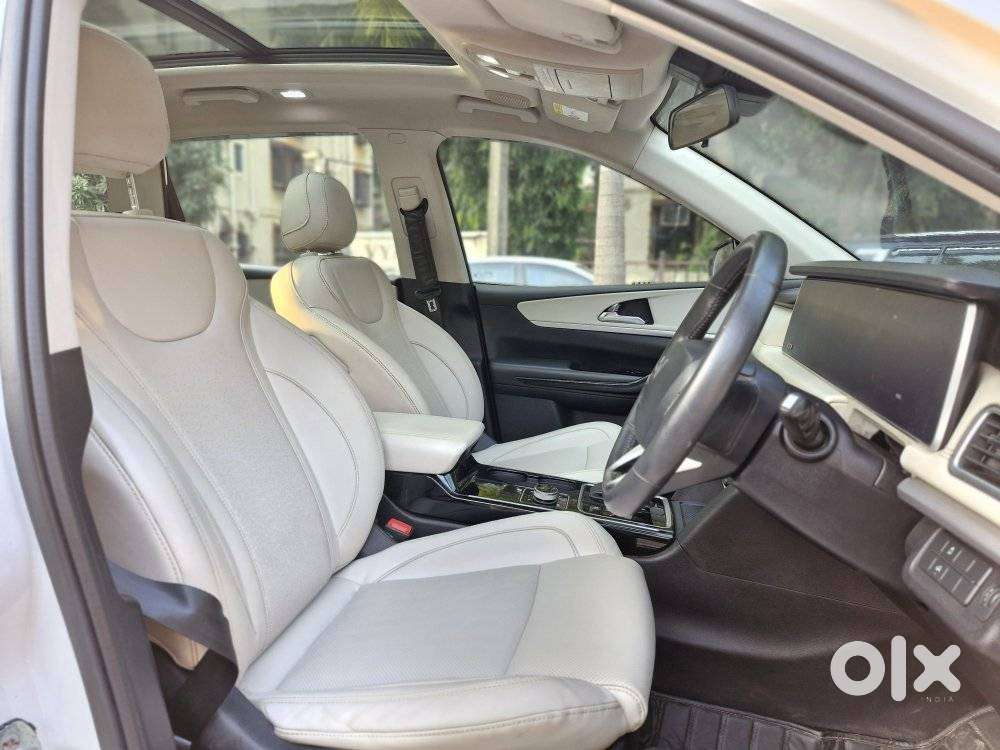 Mahindra Xuv700 2.2 Ax 7 Diesel At Luxury Pack Str, 2022, Diesel