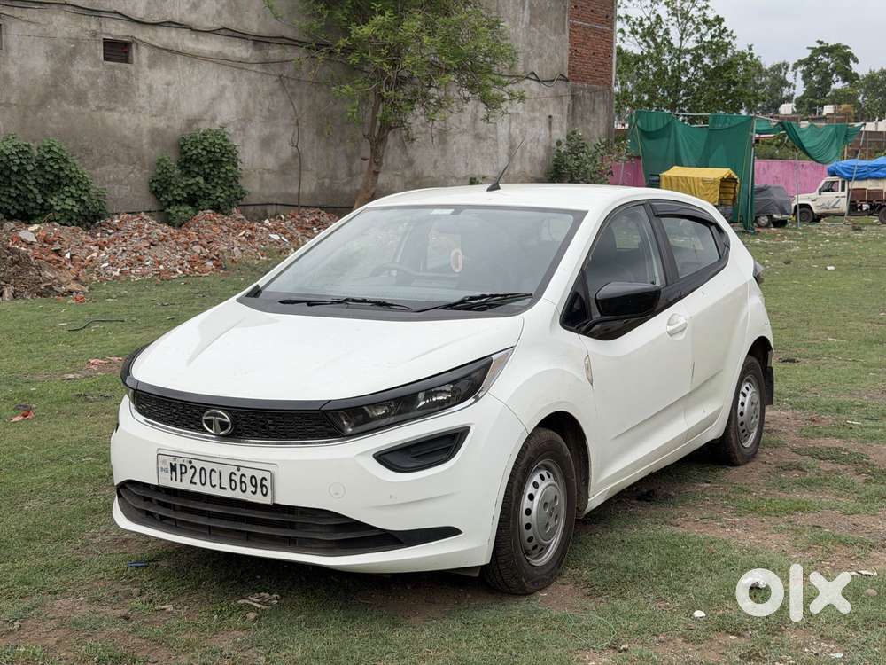 Tata Altroz 1.2 Xe, 2021, Petrol