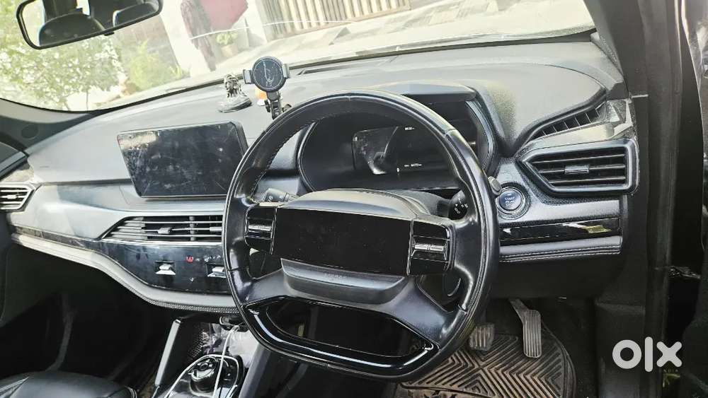 Tata Safari Dark Plus 2025