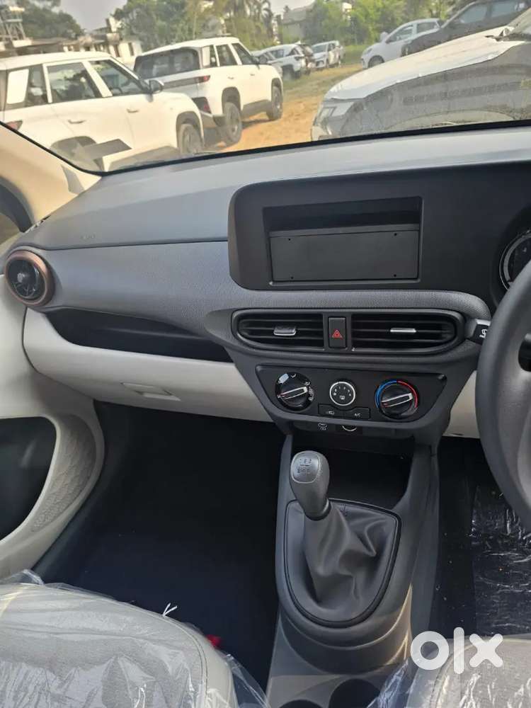 Hyundai Aura Prime Sd Taxi - New Car