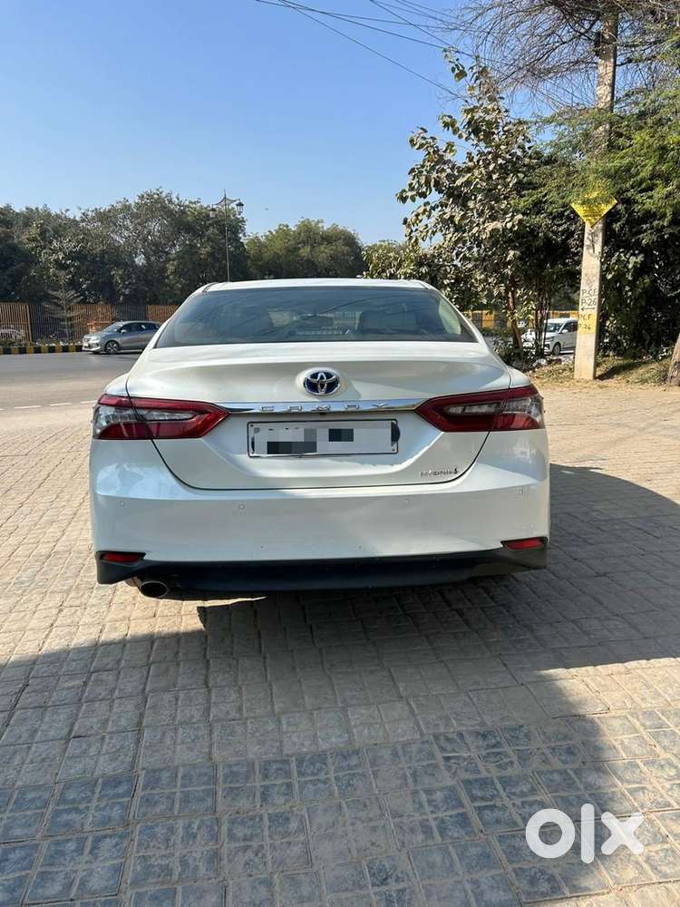 Toyota Camry Hybrid , 37000 Kms Driven Only