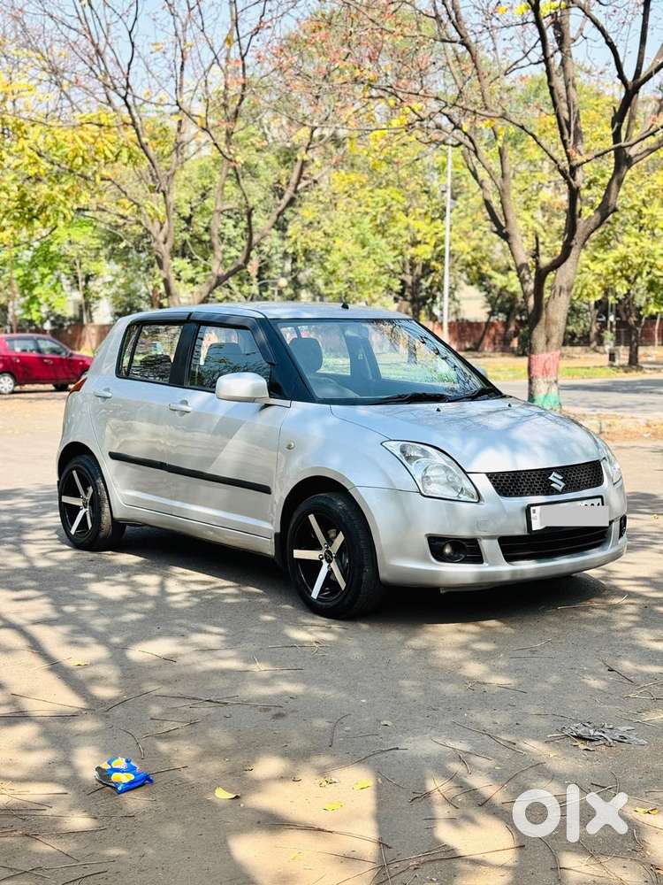 Maruti Suzuki Swift Vxi + Manual, 2010, Petrol