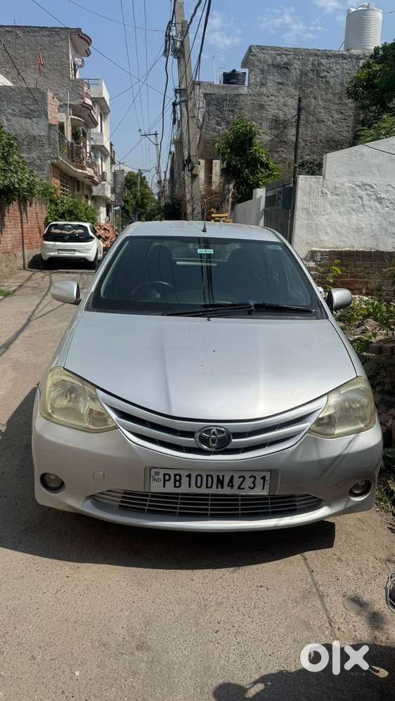 Toyota Etios Liva Petrol 2012