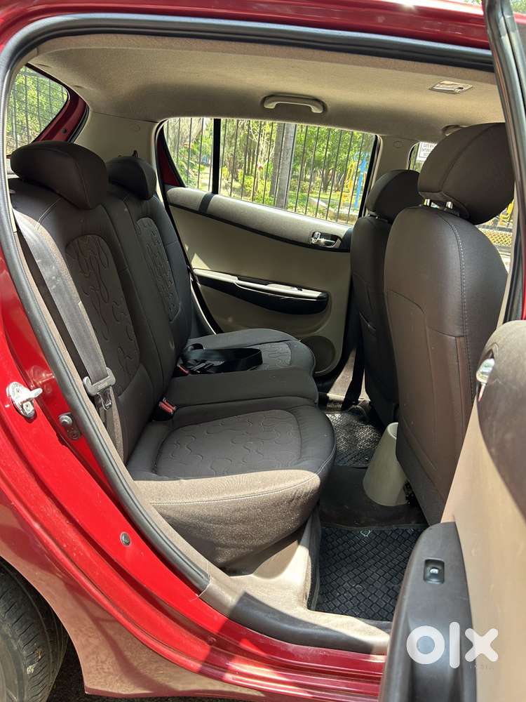 Hyundai I20 2009-2011 Asta, 2011, Petrol