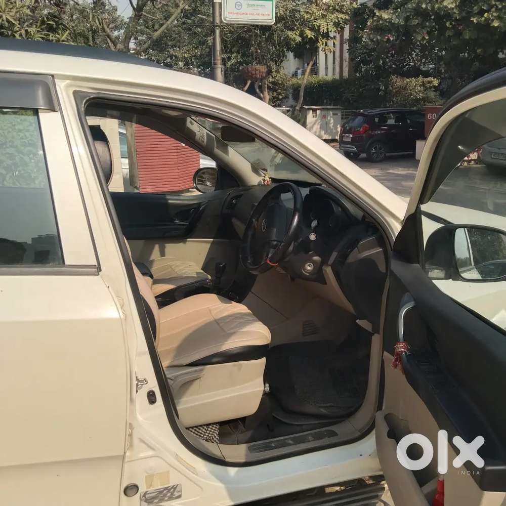 Mahindra Xuv500 2017 Diesel 130000 Km Driven