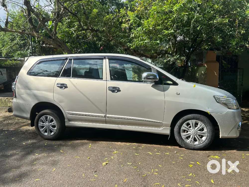 Toyota Innova 2.5 G 2015