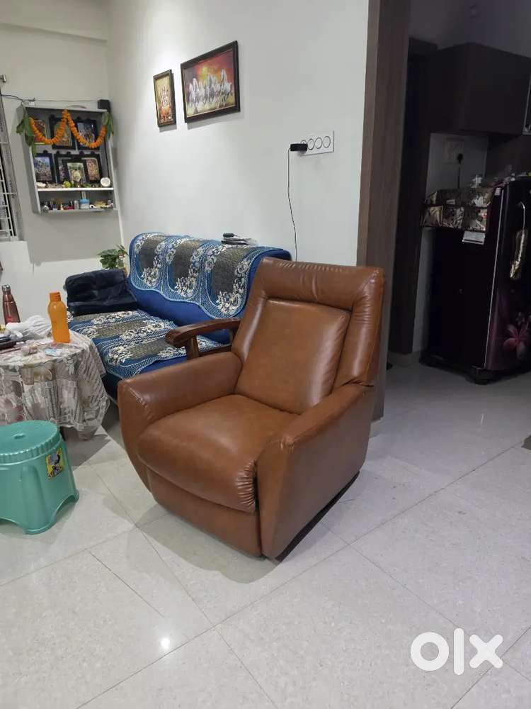 Single seating soft sofa recliner