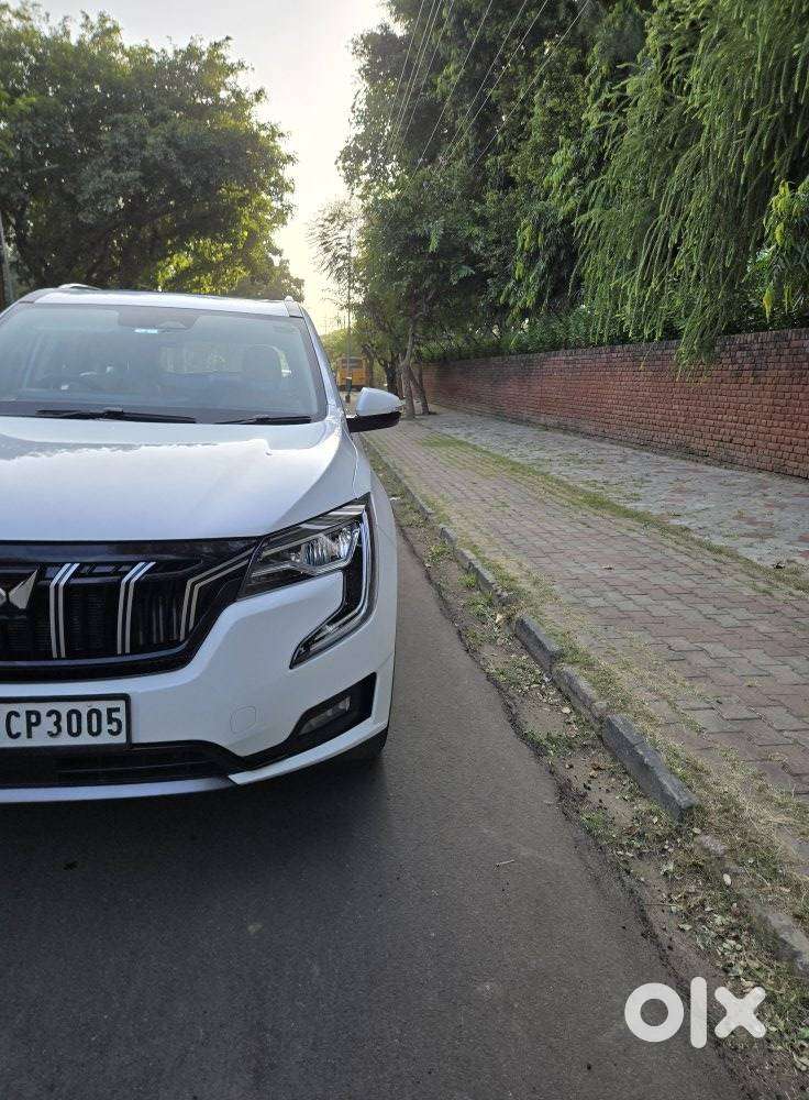 Mahindra Xuv700 2.2 Ax 7 Diesel At Str, 2023, Diesel