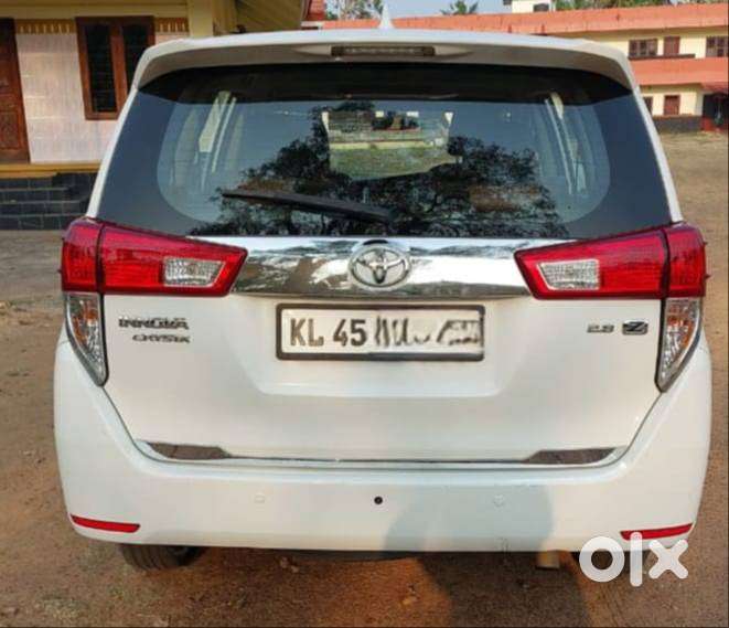 Innova Crysta Automatic  2.8 G4 2018 7 Str.